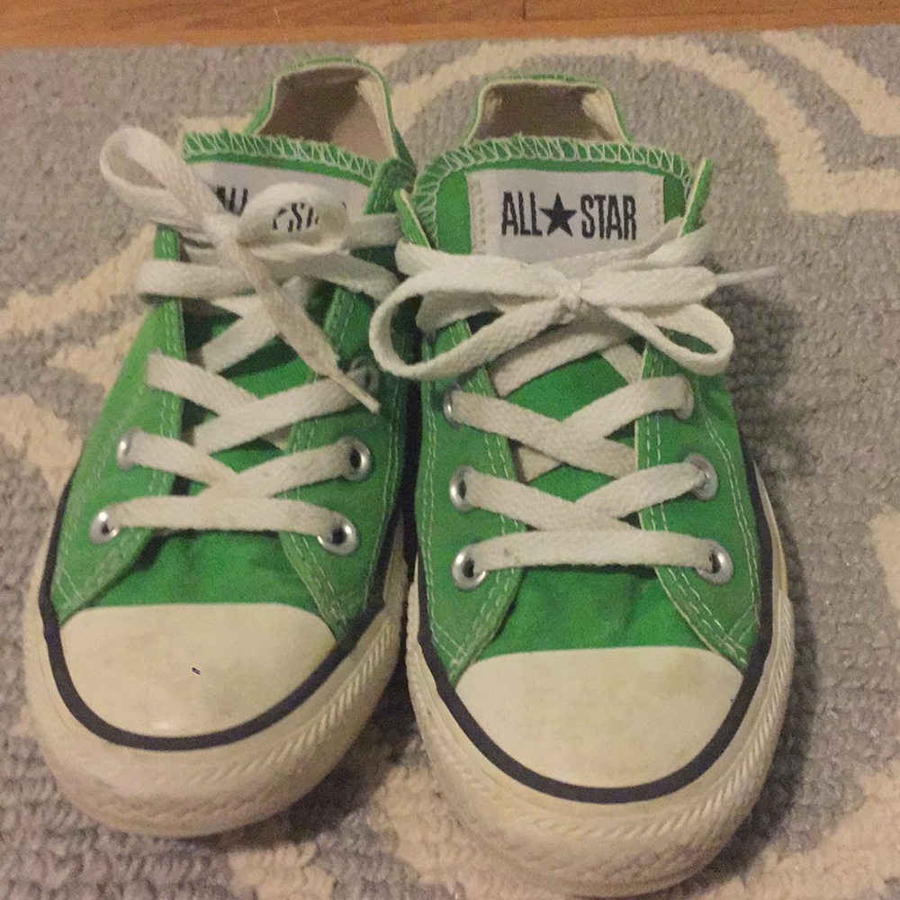 Kids low top converse